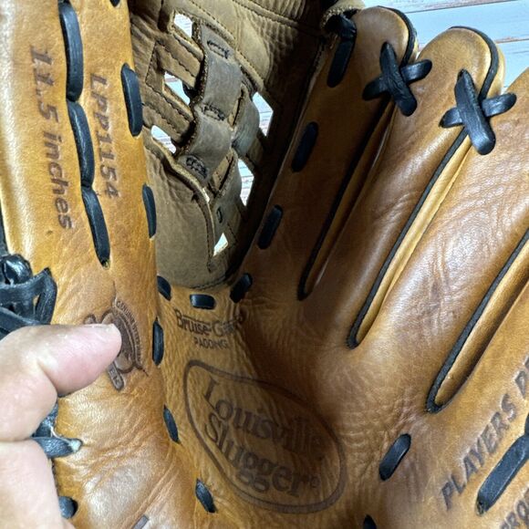 Louisville Slugger LPP1154 Players Pro Series Professional Pattern 11.5 Inches - Picture 8 of 9